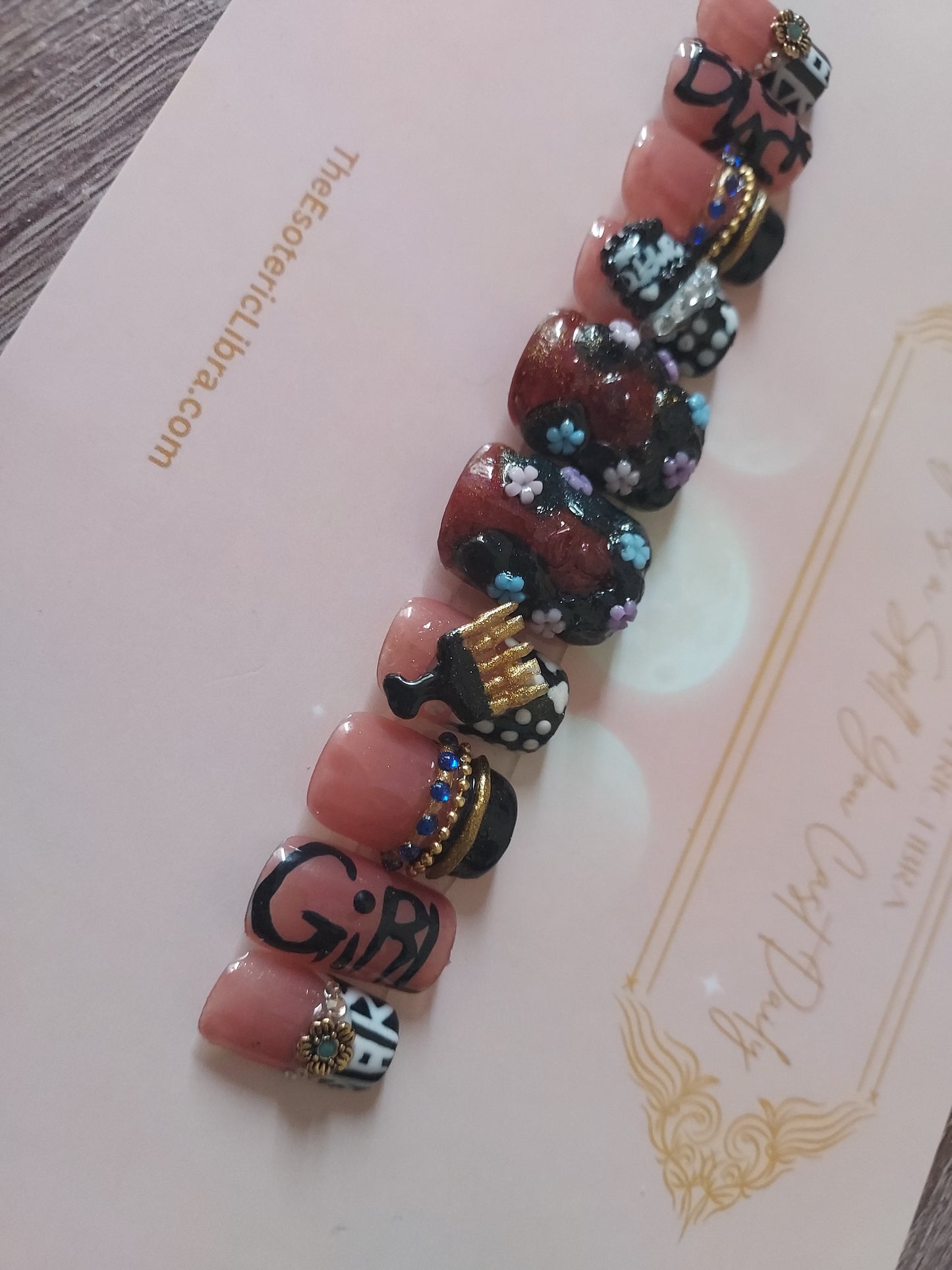 Black Girl – Short Square Press-On Nail Set